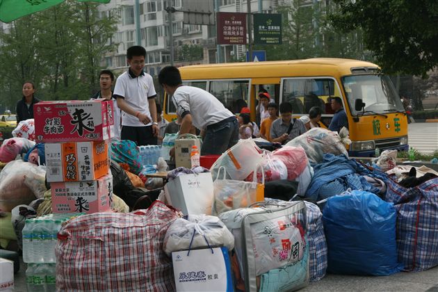 棠中学生自发社会募捐（三）