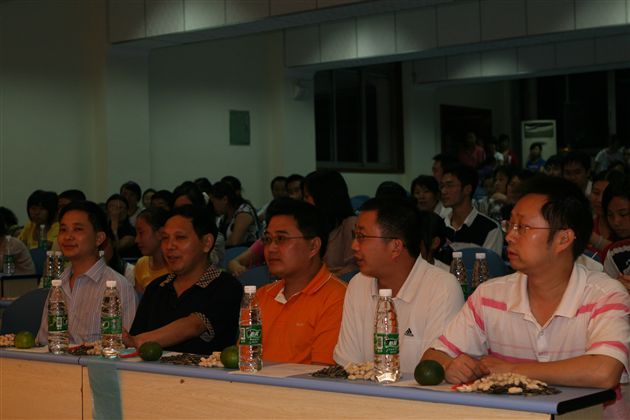 棠湖中学灾区学生中秋联欢晚会（二） 