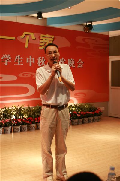 棠湖中学灾区学生中秋联欢晚会（六） 