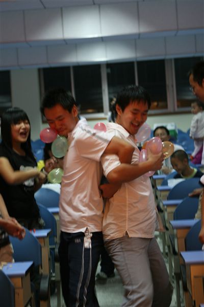 棠湖中学灾区学生中秋联欢晚会（九） 