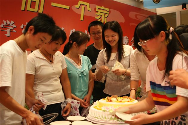 棠湖中学灾区学生中秋联欢晚会（一三） 