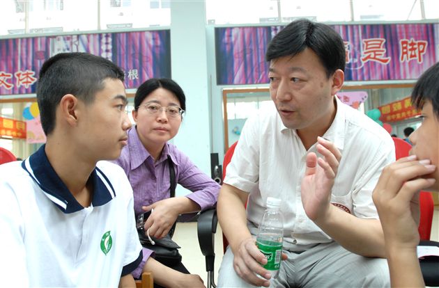 武汉大学心理系主任、教授、博士生导师 钟年先生