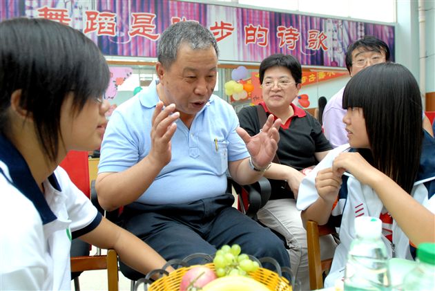 中国工人杂志社总编辑、高级记者 张援朝先生