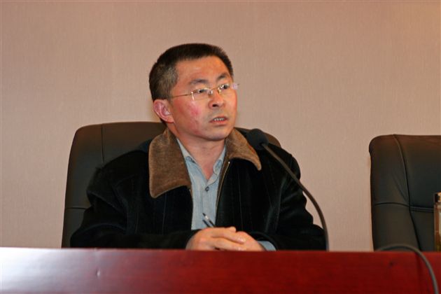 高三年级组长夏迎春老师发言