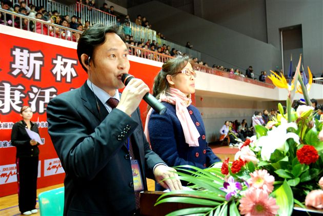 棠中外语学校代表队喜摘省健美操大赛桂冠(二)
