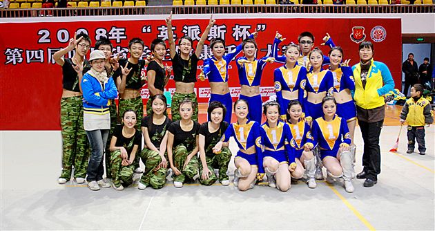 棠中外语学校代表队喜摘省健美操大赛桂冠(十一)