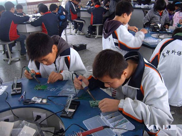 棠中外语学校荣获成都市科技竞赛团体一等奖