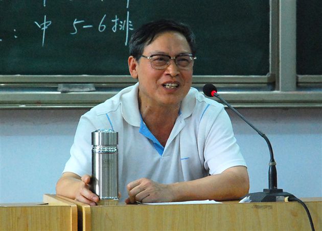 棠外《国学》主编盛启元老师在讲座“国学”