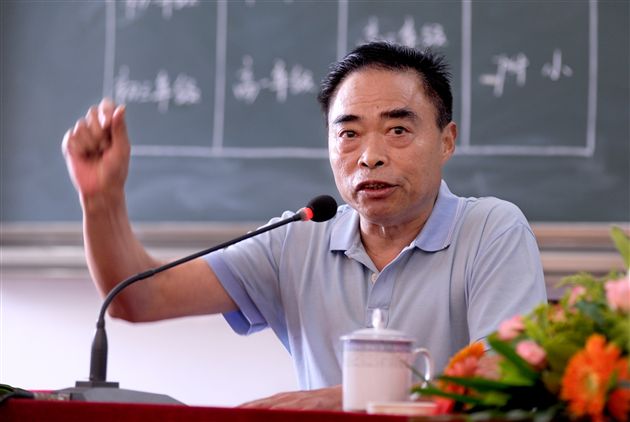 棠外师生热烈欢送黄光成校长赴京参加国庆观礼2</p><p>　　