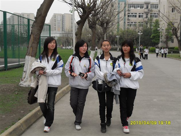 《九寨沟中学》小记者采风团15