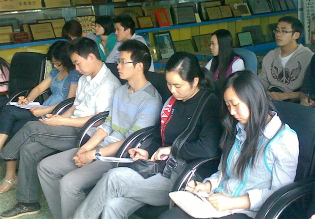 初2012届年轻教师座谈会2