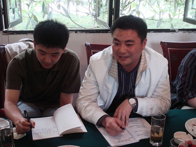 初2010届党小组活动2