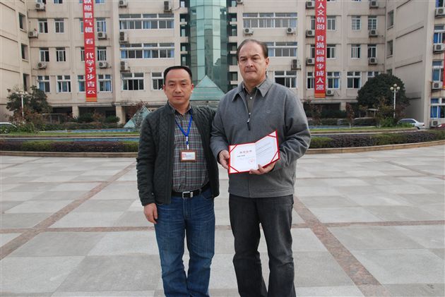 棠外PGA外籍教师被评为“四川省2010年度优秀外籍教师”
