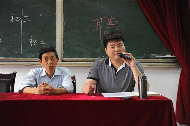 棠中外语学校举行关于《中美教育的差异》的讲座
