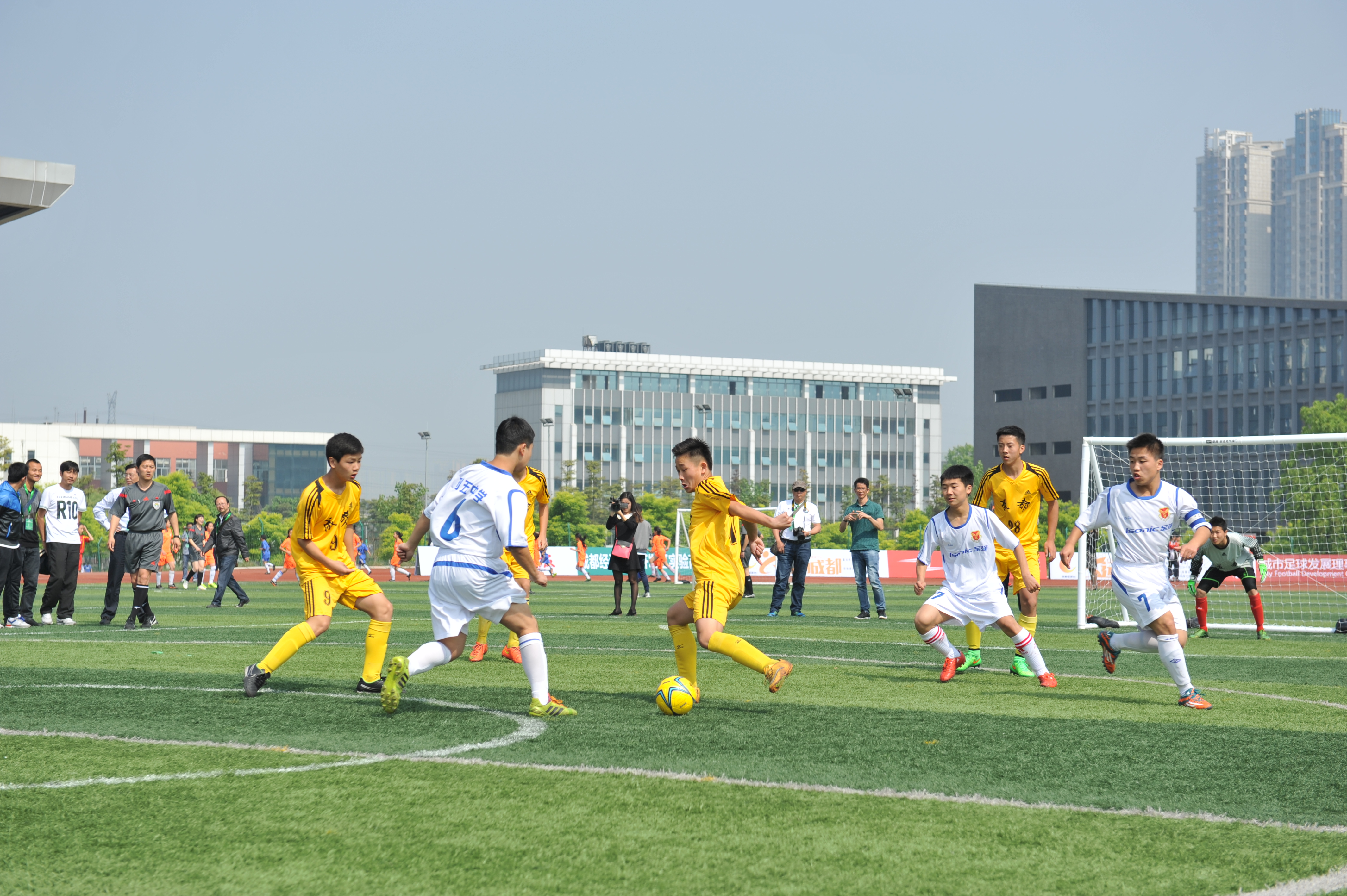 中国城市少儿足球联赛在哪里开幕了?乐动足球