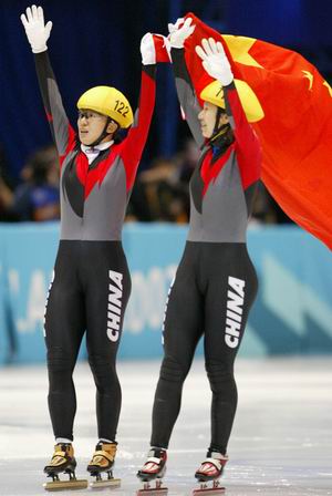 杨扬夺得冬奥会短道速滑女子500米冠军