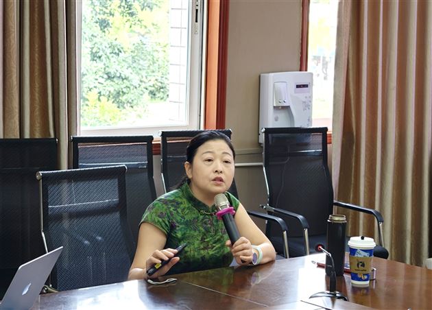 名师引航启新思 深耕课堂促成长