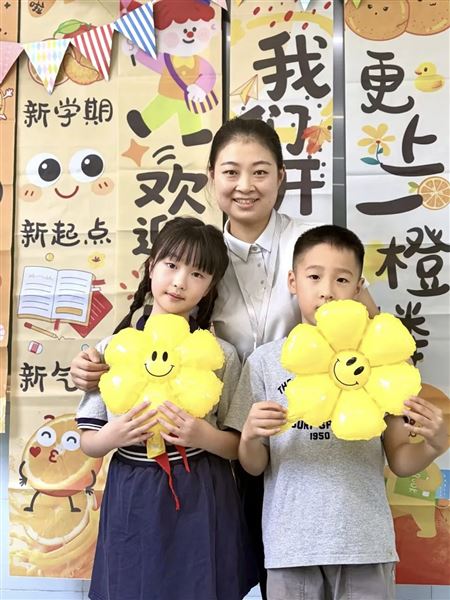 棠外附小开展爱校教育日活动 