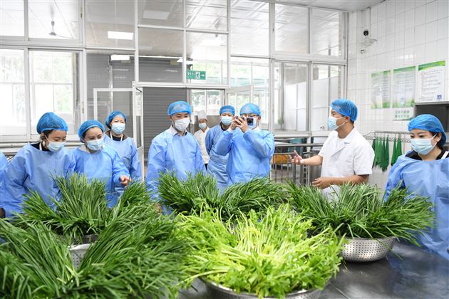 家校携手，共护学生“舌尖上的安全” 