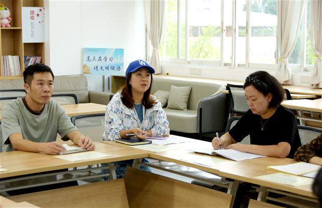 棠外初中举行师徒结对启动仪式暨教师发展座谈研讨会