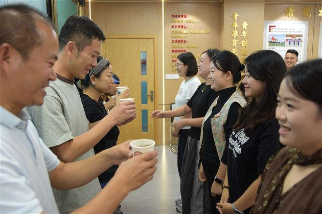 棠外初中举行师徒结对启动仪式暨教师发展座谈研讨会