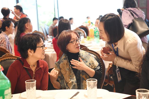 成都棠湖外国语学校举办2026年重阳敬老活动 